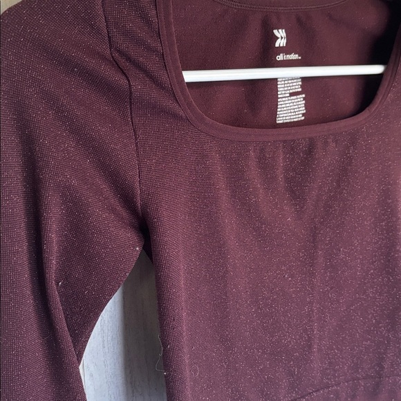 All in Motion Burgundy Long Sleeve Crop Top - Picture 3 of 6